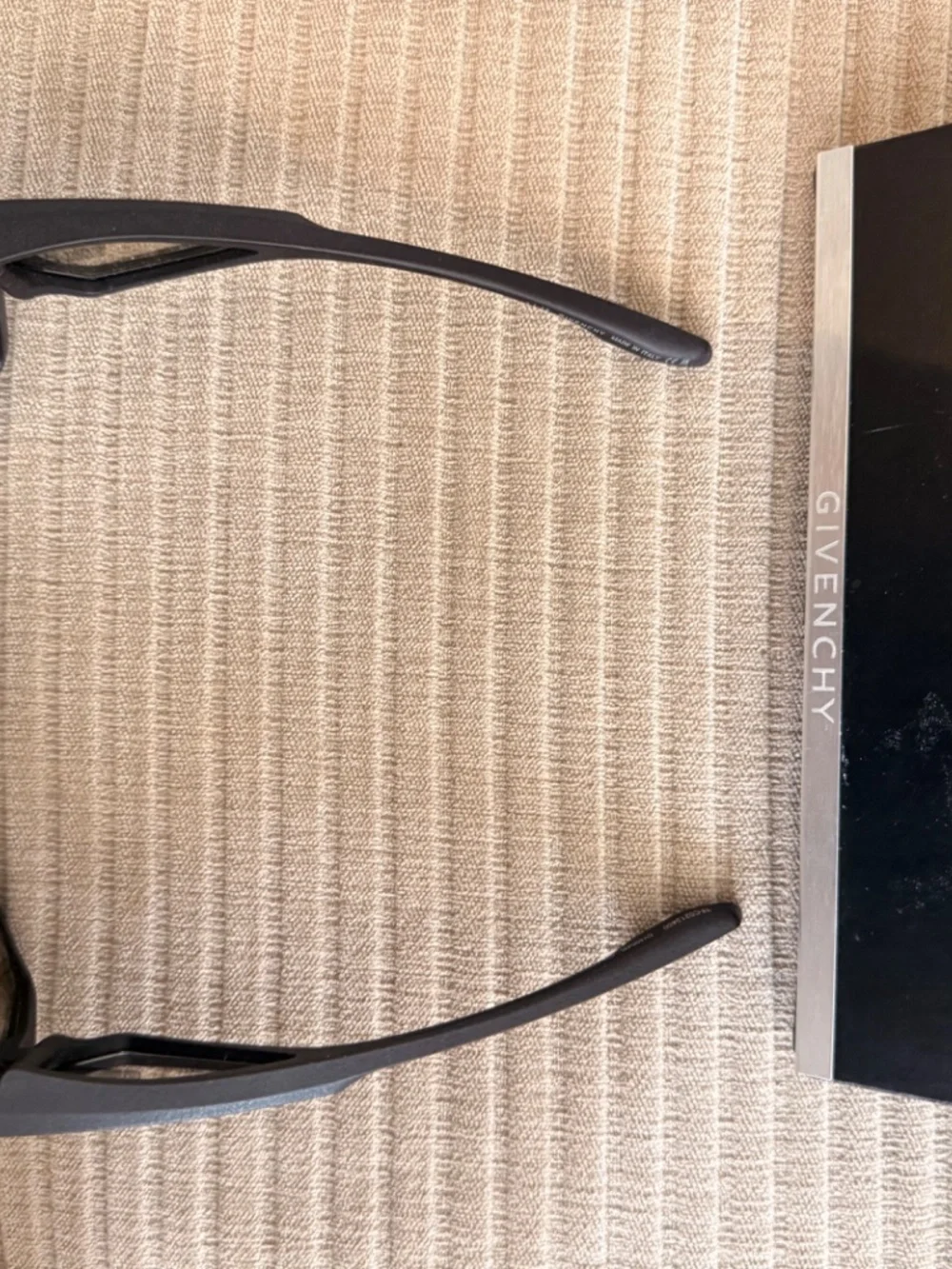 Givenchy Giv Cut Black Geometric Mirrored Sunglasses GV40049I w/ Case